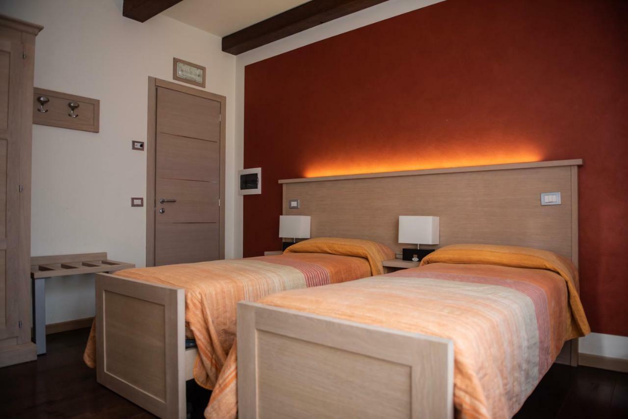 Hotel - Bar Da Natale Paesana Ngoại thất bức ảnh